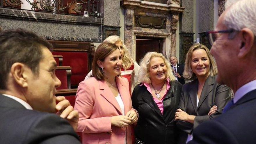 La alcaldesa de València del PP saca a los grupos de Compromís y PSPV del Ayuntamiento