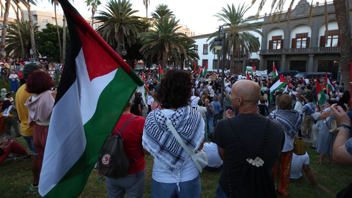 Concentración por Gaza y en apoyo a la flotilla Sumud en la Plaza de la Feria de Las Palmas de Gran Canaria.