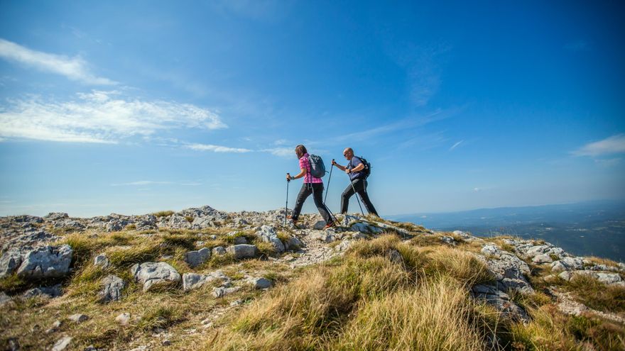 "Hay que llevar el equipo adaptado a la época del año": los imprescindibles para tu mochila cuando vayas a la montaña
