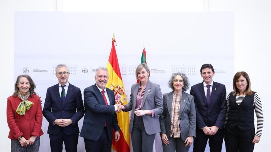 Euskadi tendrá más competencias de inmigración y recibe 6,2 millones por los traspasos de litoral y cine