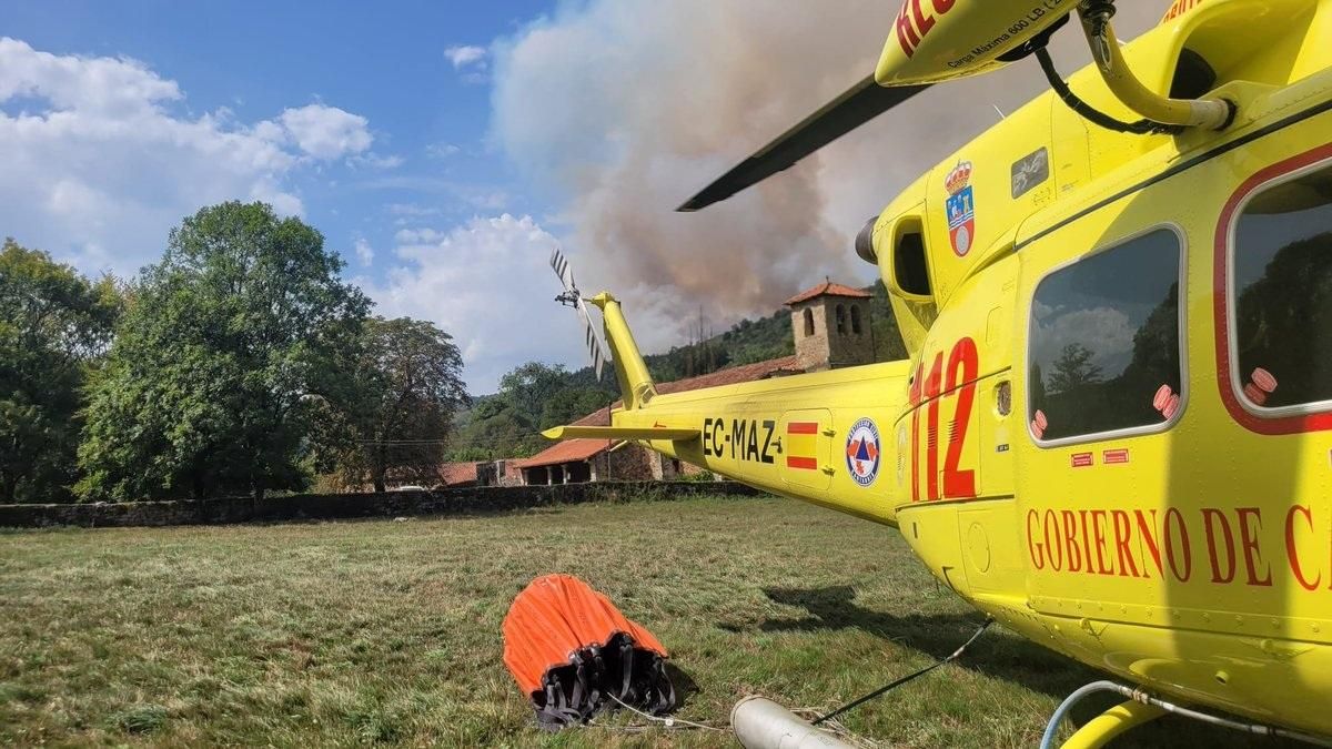 Cantabria mantiene un incendio activo, otro estabilizado y seis controlados