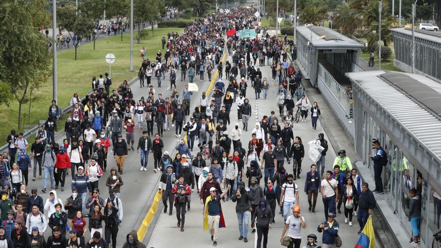 Colombianos protestarán contra la reforma fiscal pese al pico de la pandemia