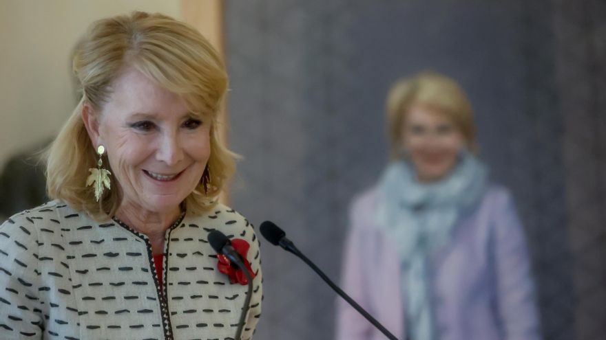 Archivo - La expresidenta de la Comunidad de Madrid, Esperanza Aguirre, interviene en la inauguración de su retrato, en la Real Casa de Correos, a 30 de mayo de 2022, en Madrid (España). El retrato institucional de Aguirre pasará a formar parte de la cole