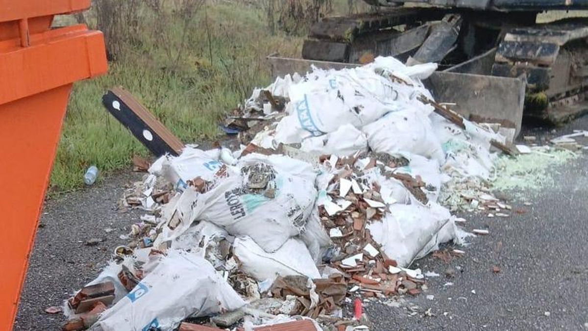 El Ayuntamiento de Ponferrada actúa en 24 puntos por vertidos ilegales y sanciona a 38 infractores.