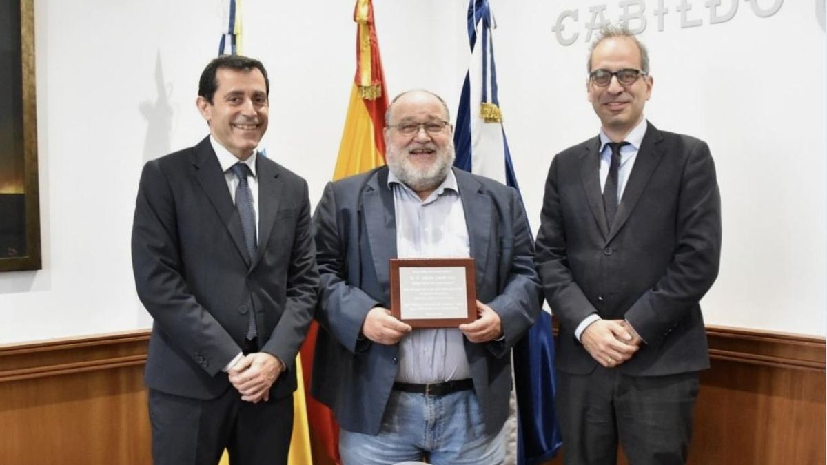 El Comisionado para la Reconstrucción de La Palma   reconoce la labor  de Nemesio Pérez