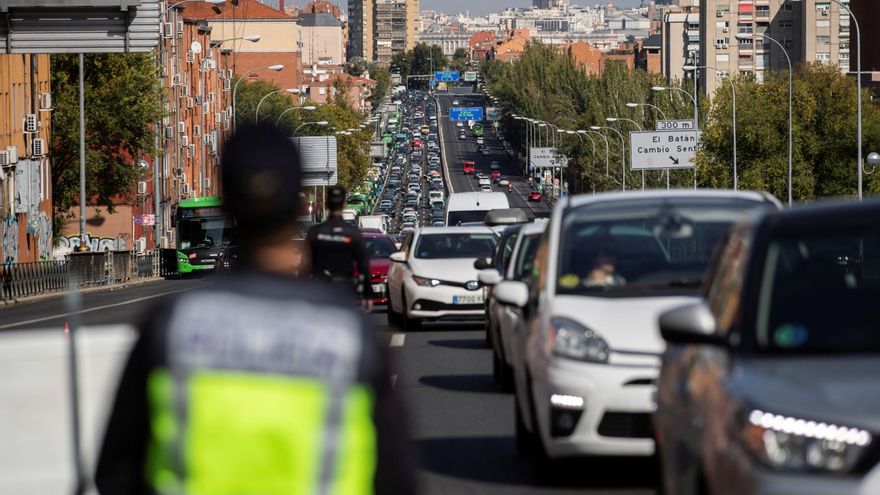 300 fiestas y 438 sanciones por botellón este fin de semana en Madrid