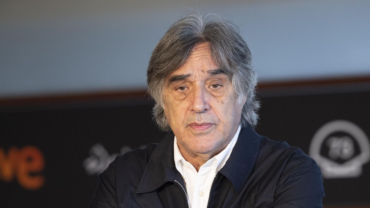 El director y guionista Agustín Díaz Yanes posa en San Sebastián