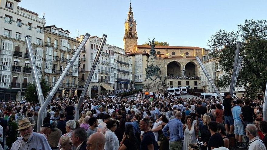 Concentración en Vitoria por el Día de Ceuta