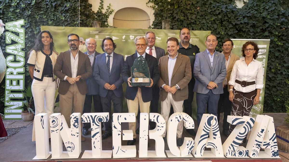 Foto de familia de la presentación de Intercaza en la Diputación