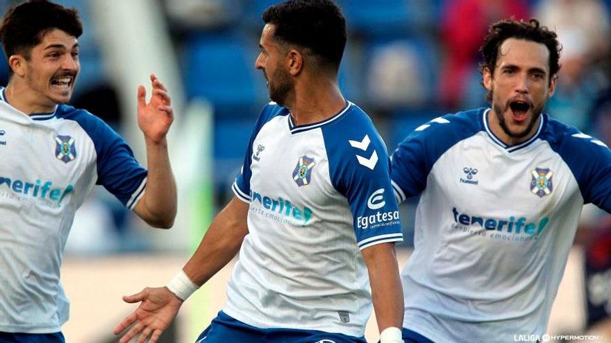 Los secundarios despiertan al Heliodoro y reviven al Tenerife