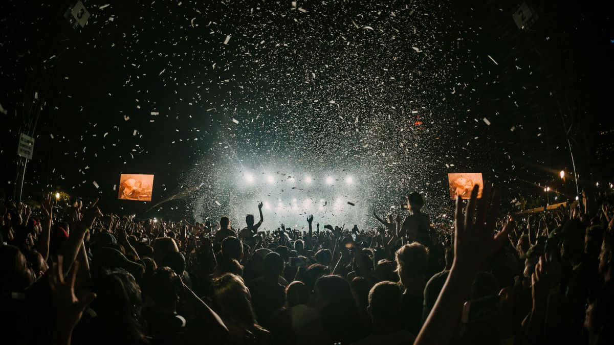 Cómo afecta el volumen de la música en un concierto a nuestros oídos y qué podemos hacer para protegerlos