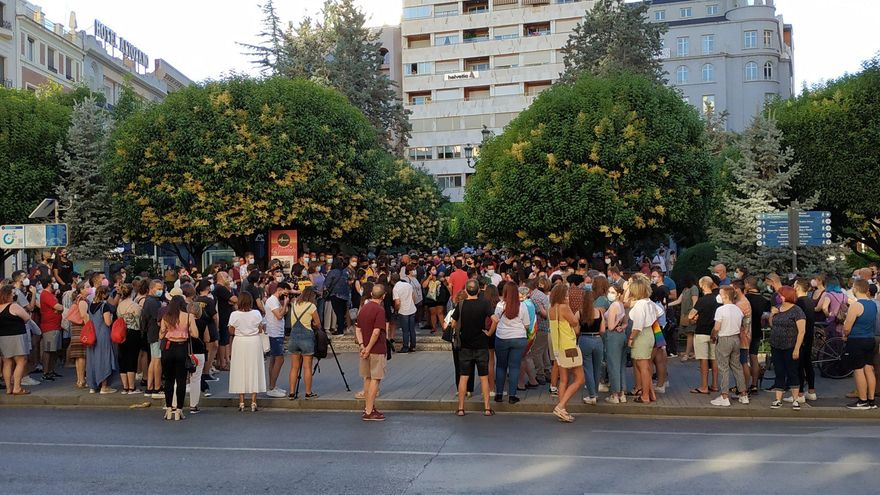 Concentración de condena por el asesinato de Samuel Luiz en Albacete