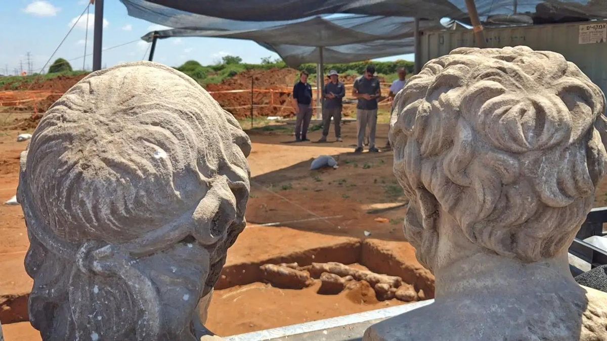 Emil Aladjem, Israel Antiquities Authority.