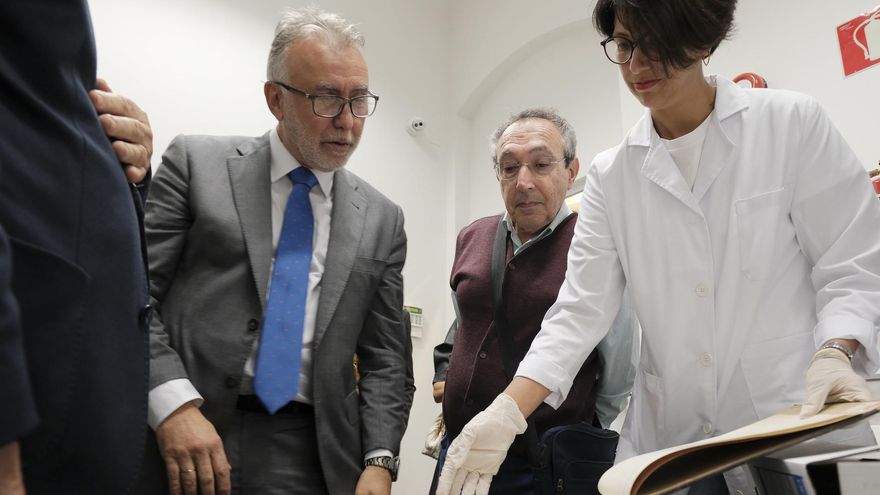 El ministro de Política Territorial y Memoria Democrática, Ángel Víctor Torres, en su visita este jueves a la Fundación Juan Negrín.