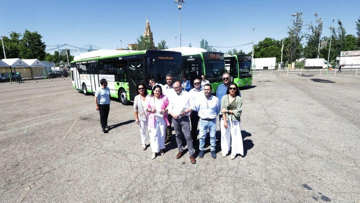 Foto de grupo de los representantes del Ayuntamiento de Córdoba y Junta de Andalucía