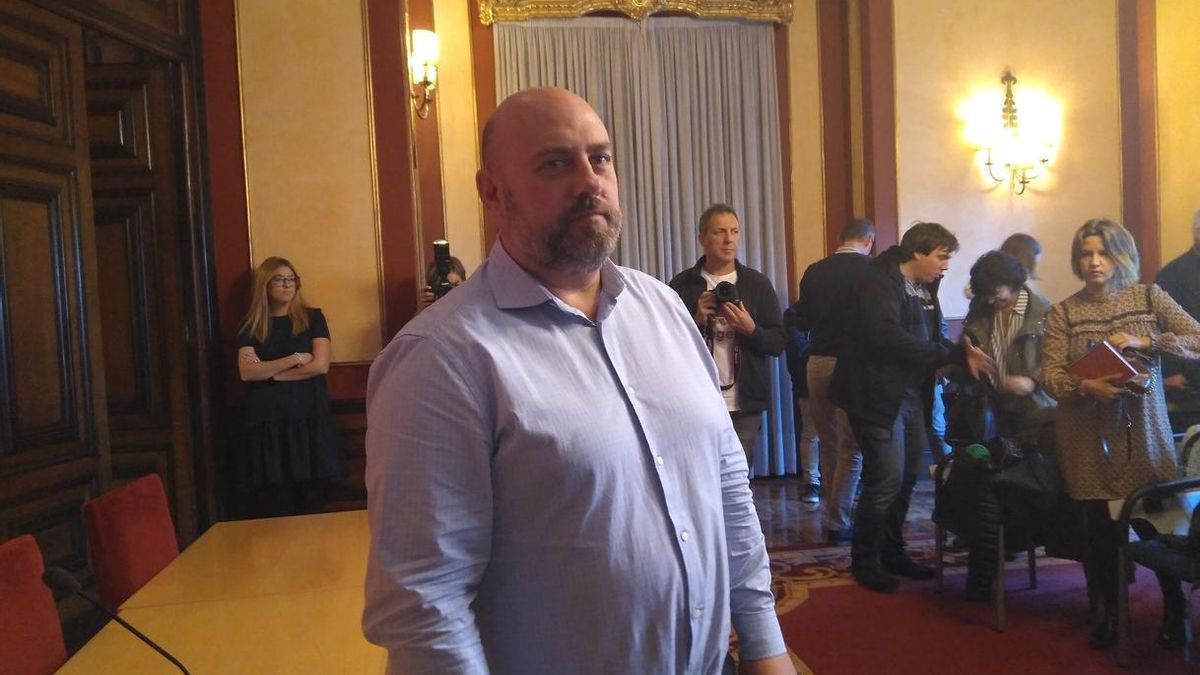 Arasti cree que el jefe de Policía "no podía continuar ni un minuto más" en el cargo tras los "intolerables" insultos