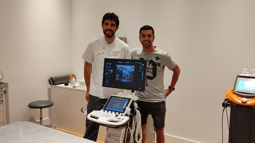 Ángel Rodríguez descansa en Tenerife mientras medita su futuro