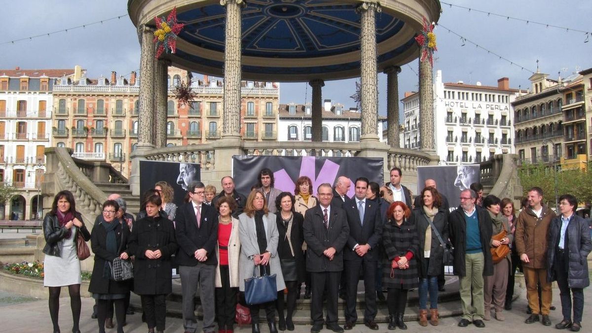 Concentración silenciosa en Pamplona para rechazar la violencia de género, "la mayor violación de los derechos humanos"