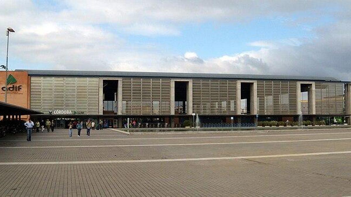 El Ayuntamiento pide a Adif reformar la plaza de las Tres Culturas para crear zonas verdes