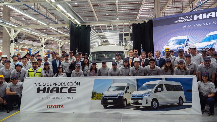 Toyota anunció la producción de un nuevo modelo, en un evento que tuvo como protagonista a Axel Kicillof