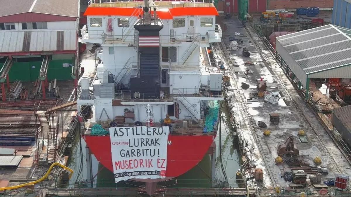 Guggenhein Urdaibai Stop abre ahora la batalla contra la ocupacion de la marisma por Astilleros Murueta