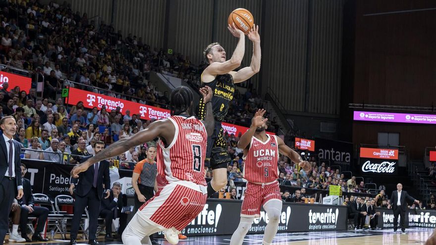 La Laguna Tenerife tumba al UCAM Murcia y duerme líder