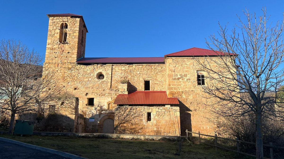 Apadrinar cada piedra para salvar la iglesia de la ruina y convertirla en un centro cultural