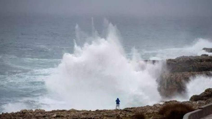 Declarada la situación de prealerta por fenómenos costeros en Canarias