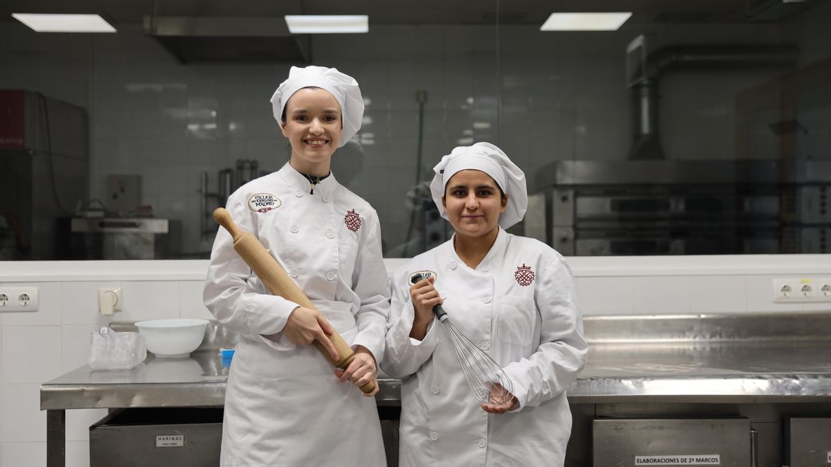 Alumnas del Ciclo Formativo de Grado Medio de Técnico en Panadería, Repostería y Confitería