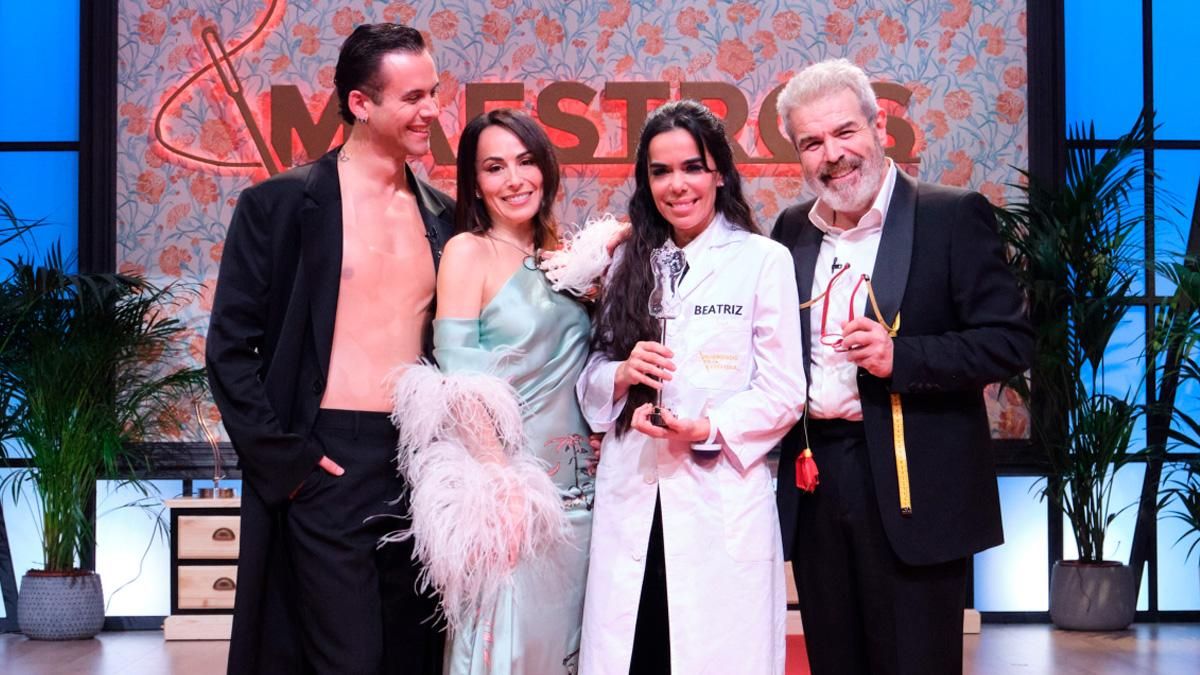 Beatriz Luengo gana 'Maestros de la costura Celebrity' tras un duelo fratricida de 'UPA' y rompe un mito de los talents