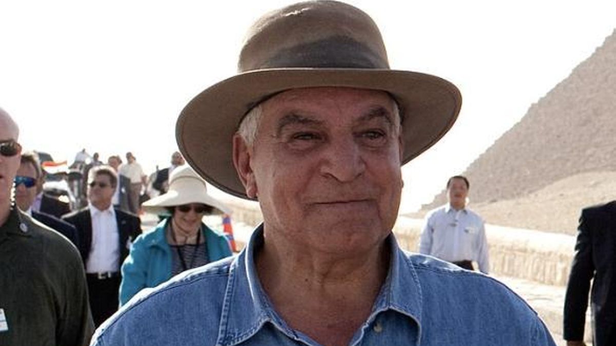 Zahi Hawass confía en hallar la tumba que falta en su carrera