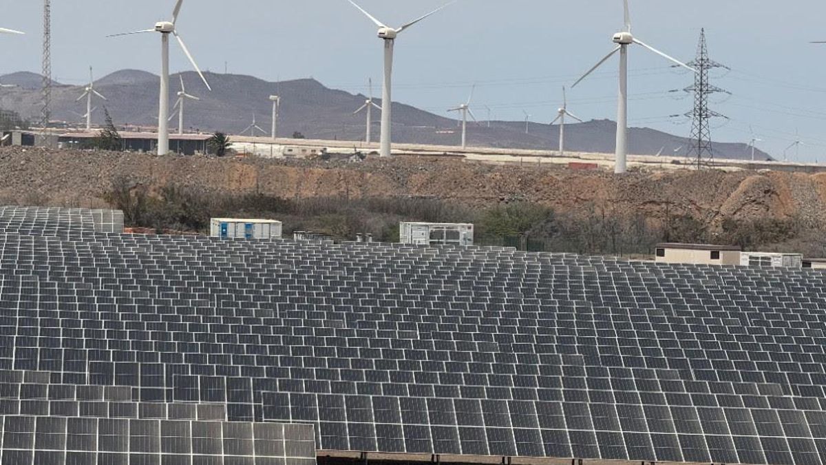 Endesa abre la oportunidad de inversión en la primera planta solar hibridada con baterías de litio de Canarias