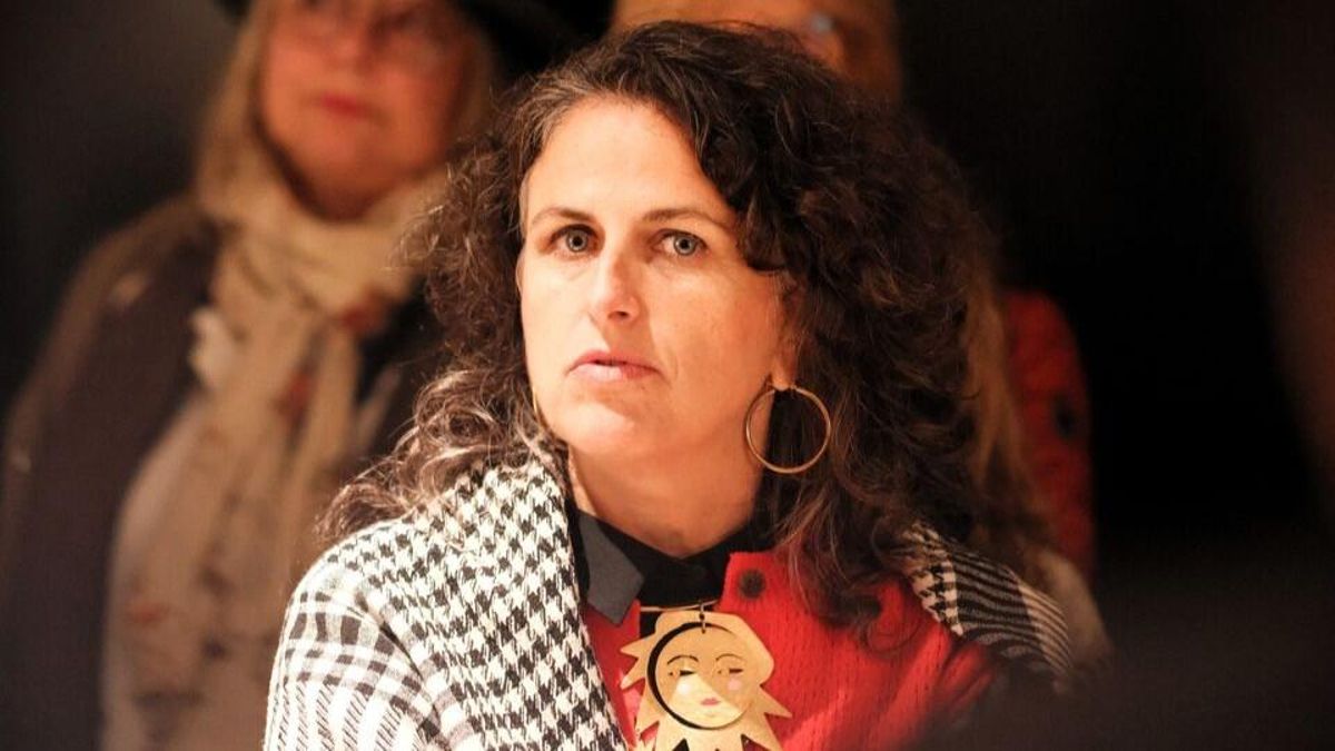 Eva Máñez durante la inauguración de la exposición