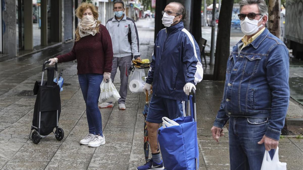 Andalucía roza los mil fallecidos tras sumar otras 26 muertes con ligero repunte diario de contagios