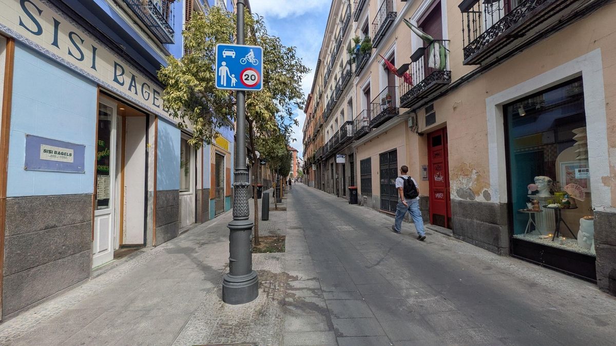 Acceso a la plaza del Rastrillo desde el cruce de Espíritu Santo con Santa Lucía
