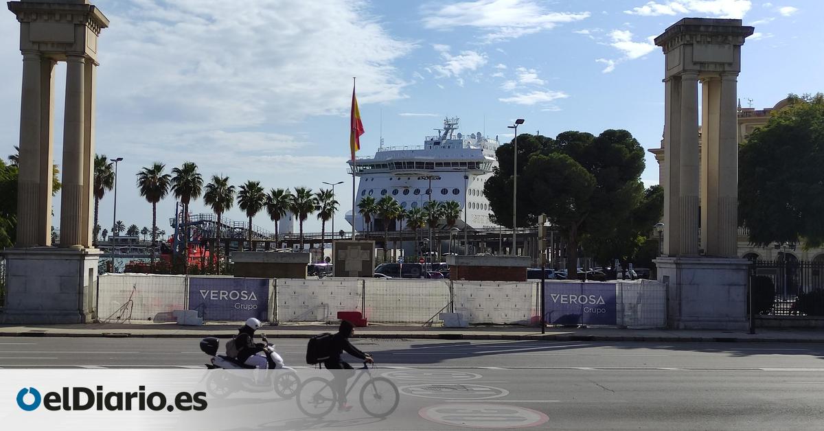 El debate que agita Málaga: ¿dioses romanos de  inspiración Marvel  en la puerta del mar a la ciudad?