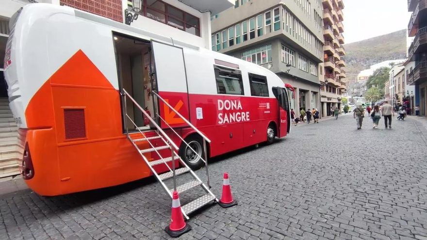 Trabajadores del banco canario de sangre denuncian “represión sindical” por sus protestas contra los recortes de personal