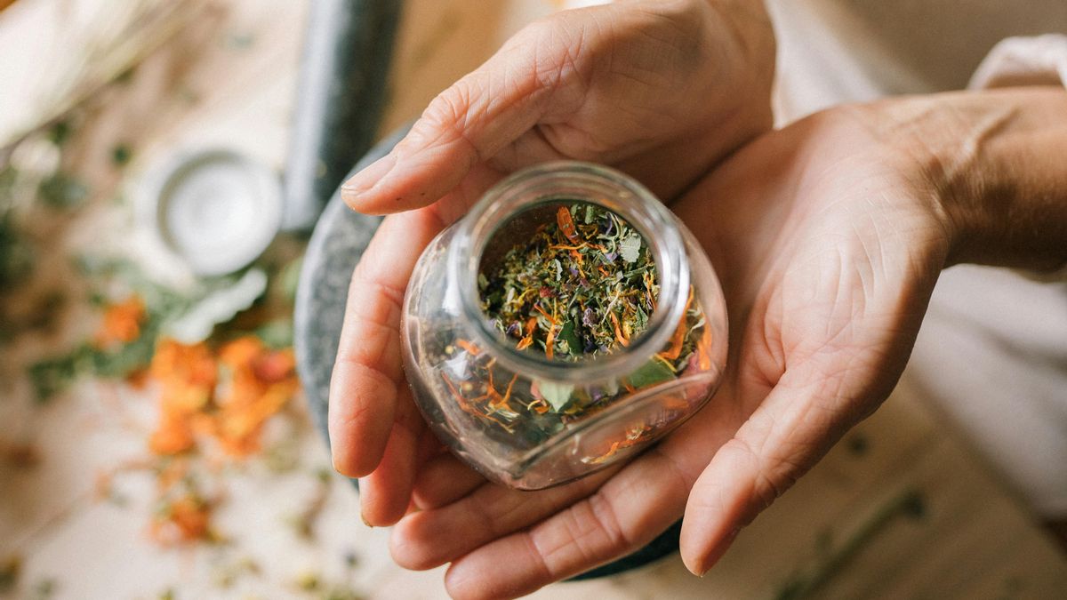 Cinco infusiones depurativas para aliviar la acidez y las digestiones pesadas tras las comidas navideñas