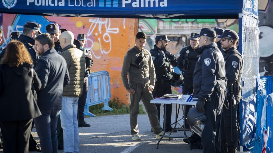 "Necesitamos un lugar donde dormir": Palma activa el desalojo de más de 200 personas que malviven en su antigua cárcel
