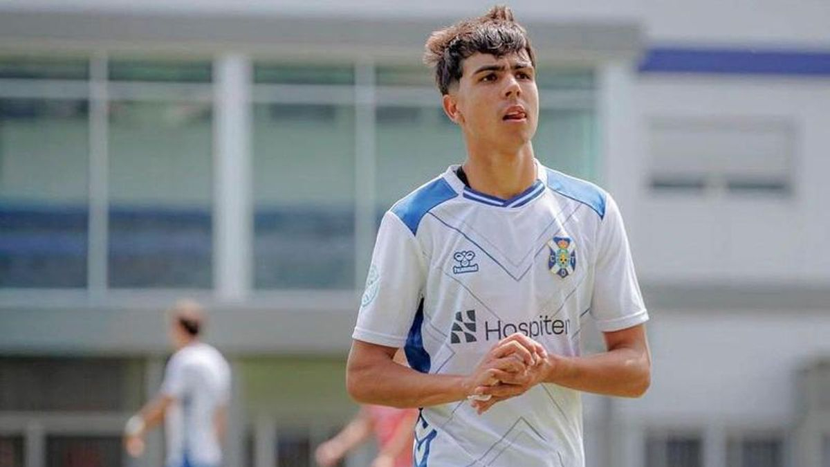 El Tenerife traspasa al FC Barcelona al canterano Jony Hernández