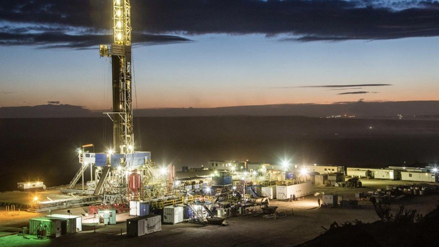 La petrolera francesa Total se va de Vaca Muerta y le vende sus acciones a YPF