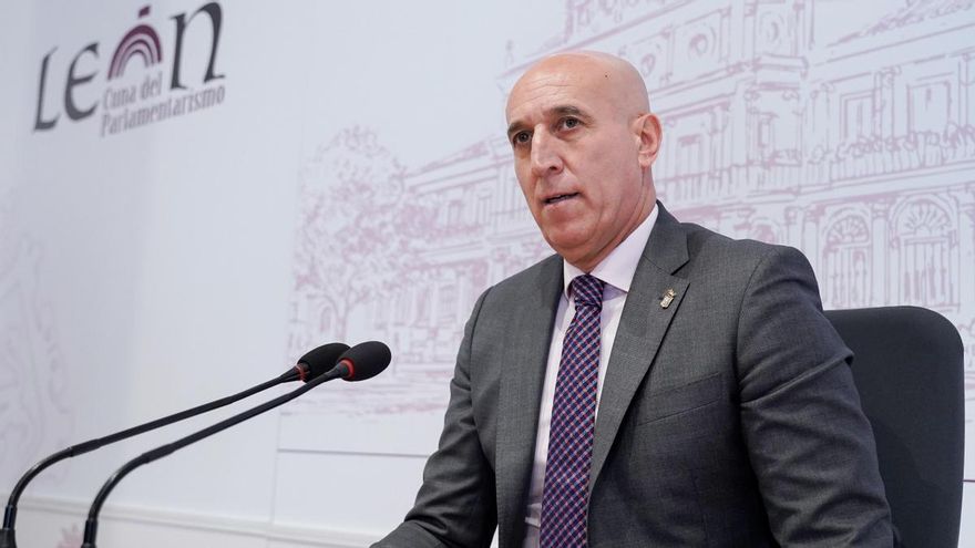 El Ayuntamiento de León exige a la Junta que se haga cargo de los arreglos de los colegios públicos