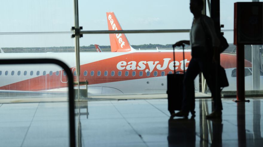 Imagen de un avión de EasyJet en el aeropuerto de El Prat de Barcelona.EFE/Alejandro García
