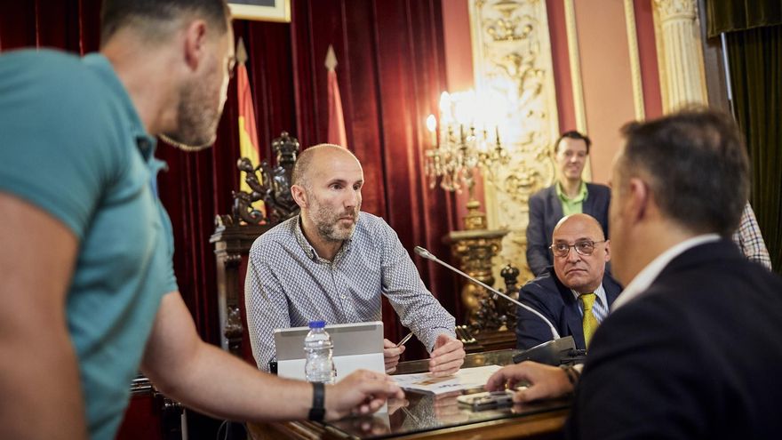 El PSOE traslada al PP y al BNG de Ourense una propuesta formal de moción de censura contra Jácome