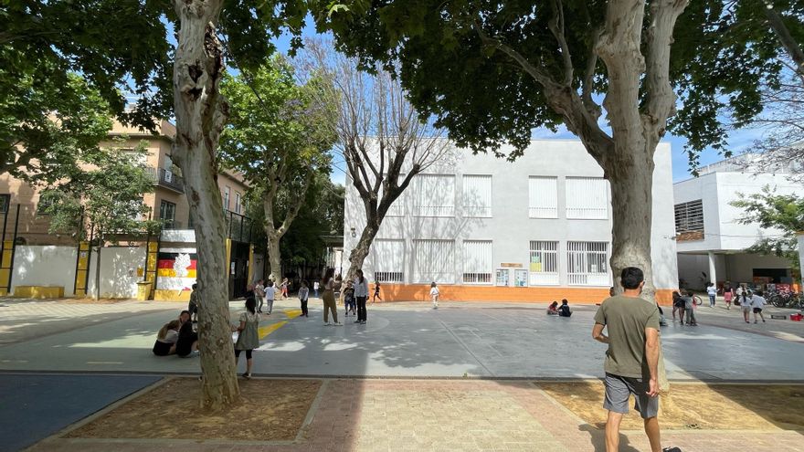 El día en el que los 'coles' andaluces abrieron sin clases para ofrecer "calma" y menús de emergencia tras el apagón