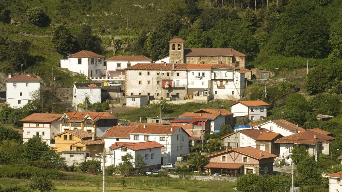 Vista panorámica de la localidad de El Haya, en el límite de Cantabria con el País Vasco. JOAQUÍN GÓMEZ SASTRE