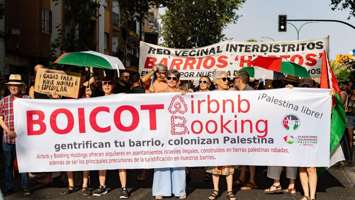 Airbnb y Booking no se han librado de las críticas en la protesta.