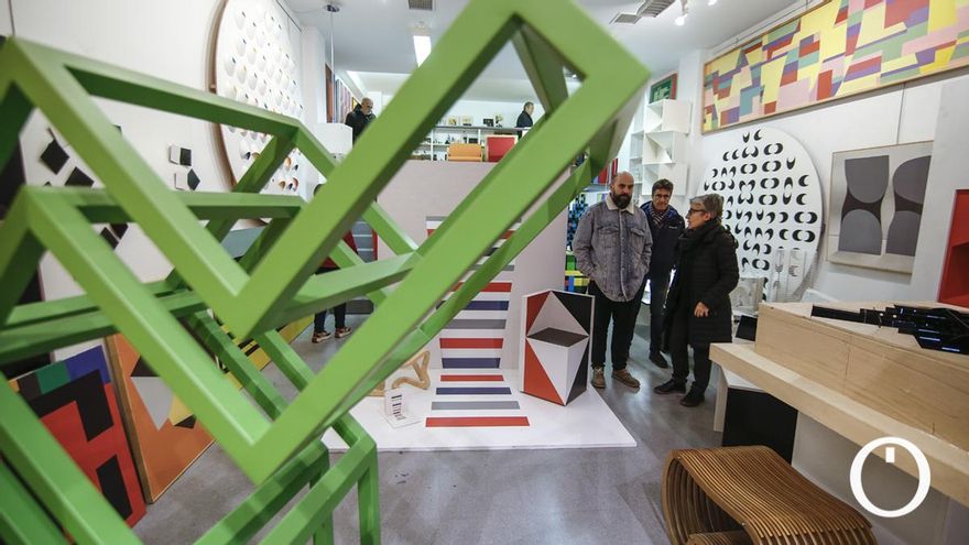 Así es el estudio del artista Juan Serrano