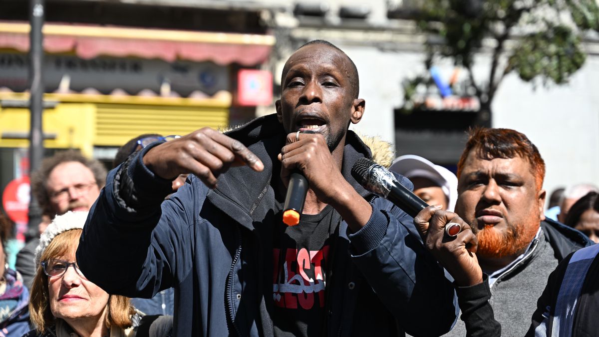 Serigne Mbaye denunciará la "violencia policial" que asegura que sufrió en su detención del pasado jueves