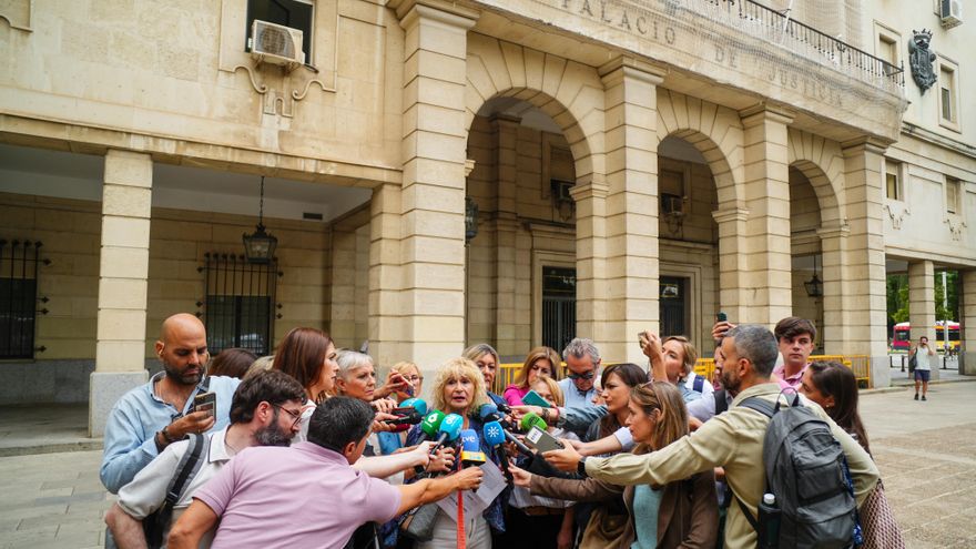 Cancer screening victims accuse the Andalusian government of tampering with records to erase a word 